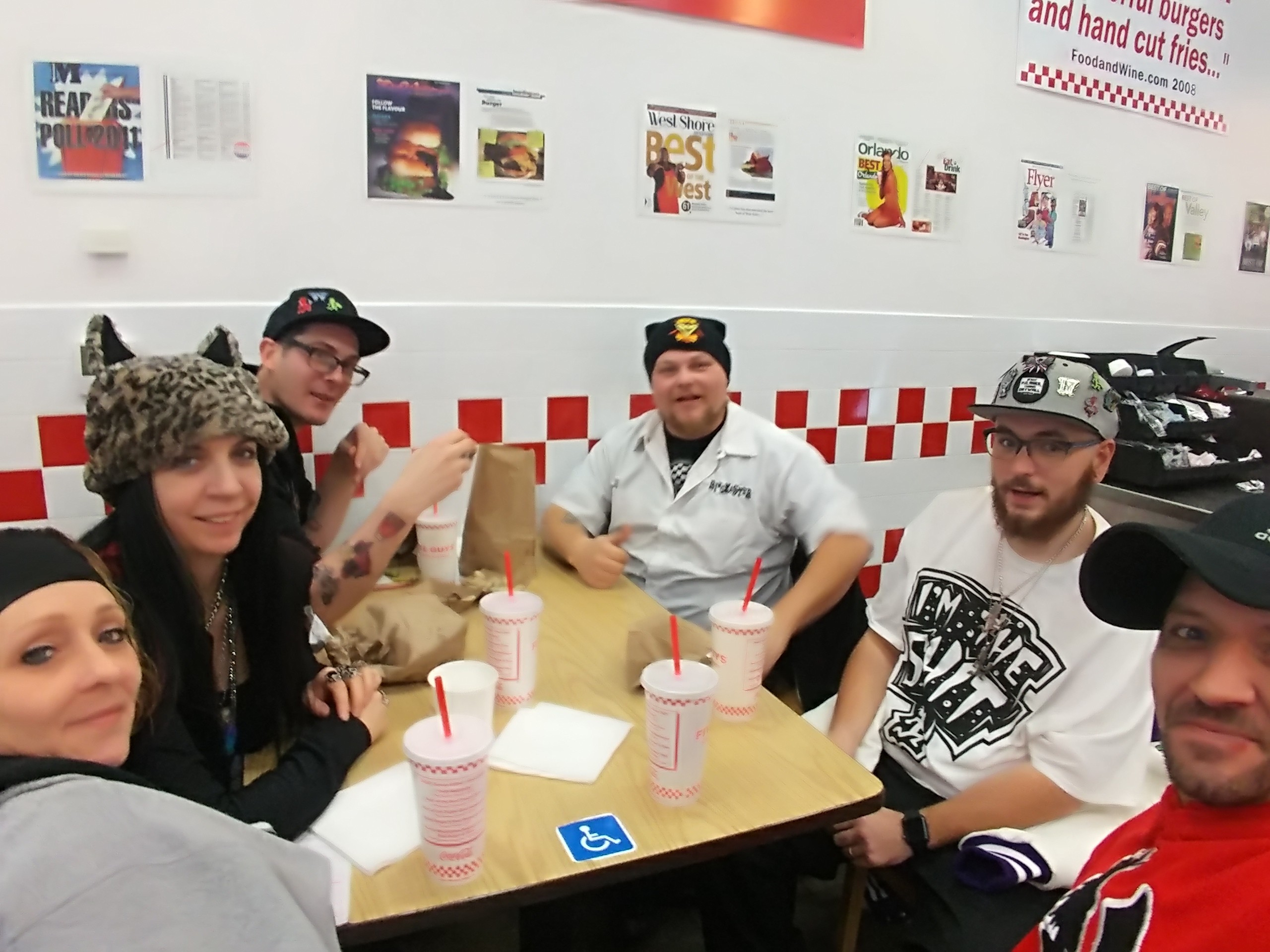 1222181429.jpg 1222181429.jpg